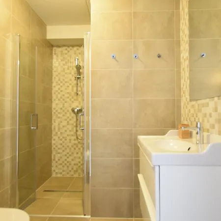 Apartman Great New With Everything Needed!
